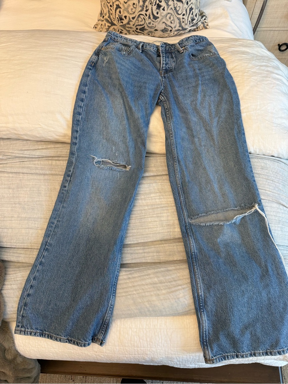 We The Free Tennessee Boyfriend Jeans in Light Blue with Distressed Knees - Picture 5 of 7